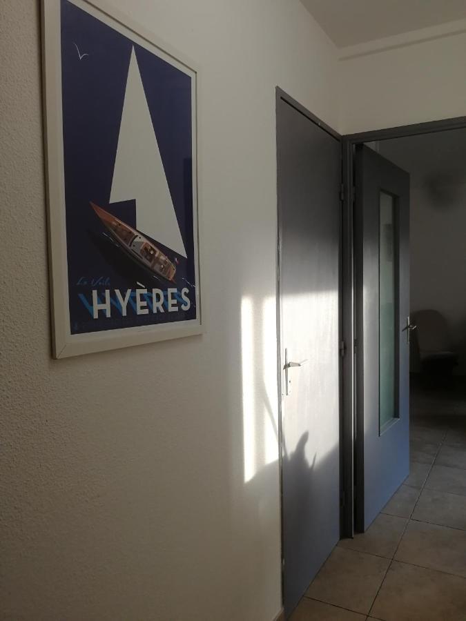 Studio Climatise Dans Residence Avec Piscine Et Tennis อิแยร์ ภายนอก รูปภาพ